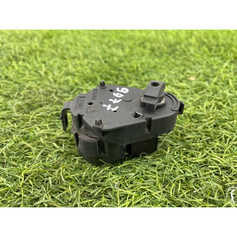 Привод заслонки отопителя (отопление и кондиционирование) BMW 5-series E60 2005 N52B25 64116930302