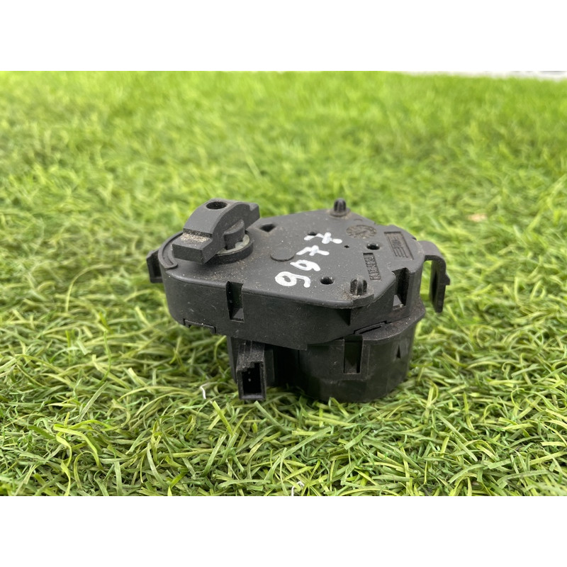 Привод заслонки отопителя (отопление и кондиционирование) BMW 5-series E60 2005 N52B25 64116930302