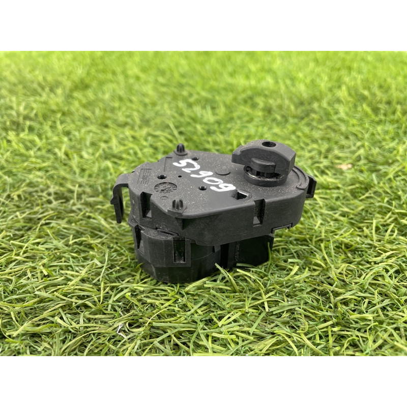 Привод заслонки отопителя (отопление и кондиционирование) BMW 3-series E46 2001 M54B30 64116912522