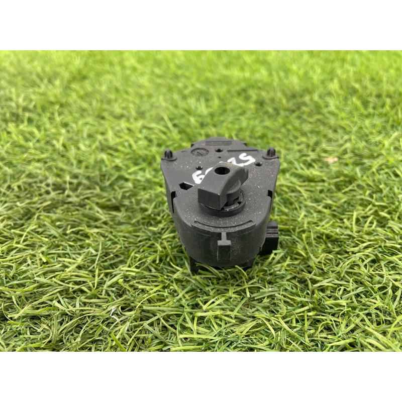 Привод заслонки отопителя (отопление и кондиционирование) BMW 3-series E46 2001 M54B30 64116912522