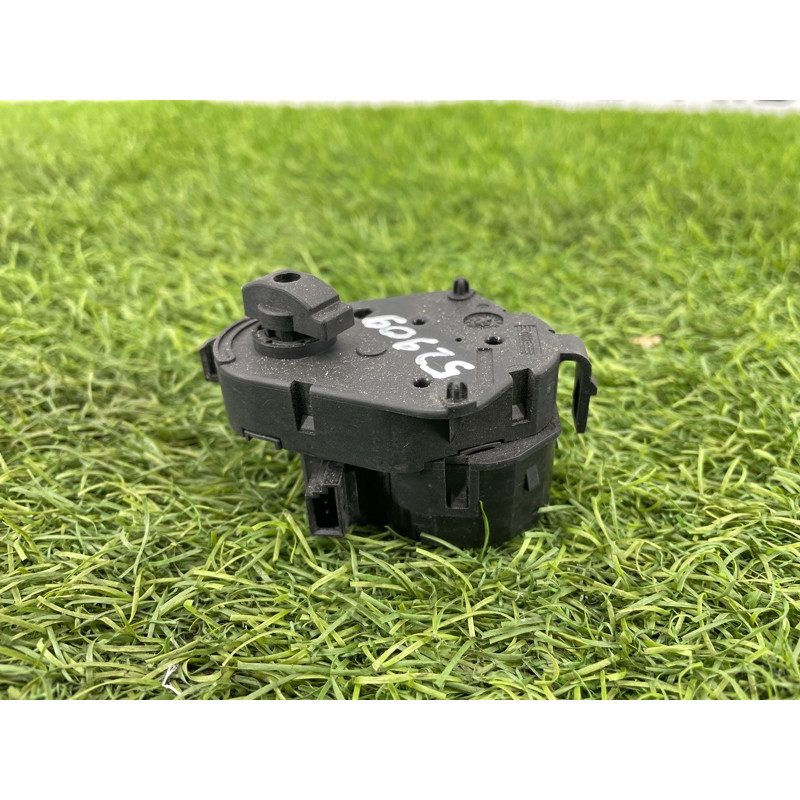 Привод заслонки отопителя (отопление и кондиционирование) BMW 3-series E46 2001 M54B30 64116912522