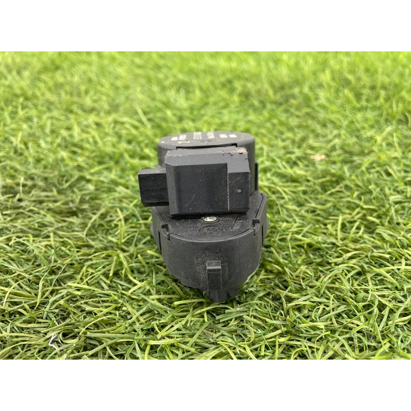 Привод заслонки отопителя (отопление и кондиционирование) BMW 3-series E46 2001 M54B30 64116912522