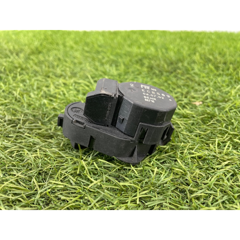 Привод заслонки отопителя (отопление и кондиционирование) BMW 3-series E46 2001 M54B30 64116912522