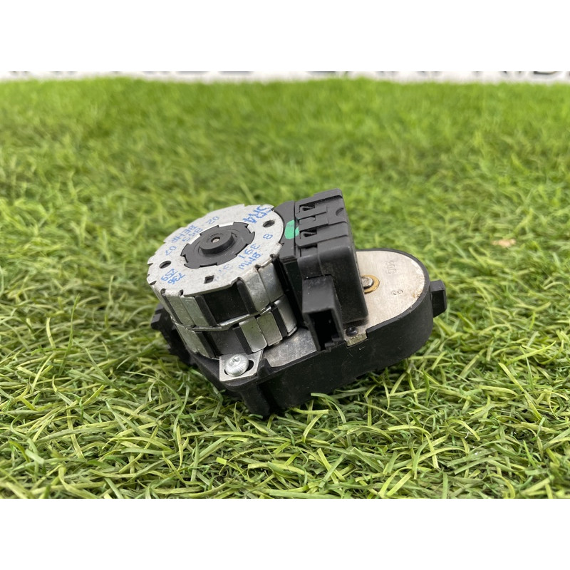 Привод заслонки отопителя (отопление и кондиционирование) BMW 7-series E38 64118391378