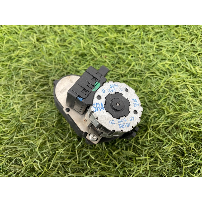 Привод заслонки отопителя (отопление и кондиционирование) BMW 7-series E38 64118391378