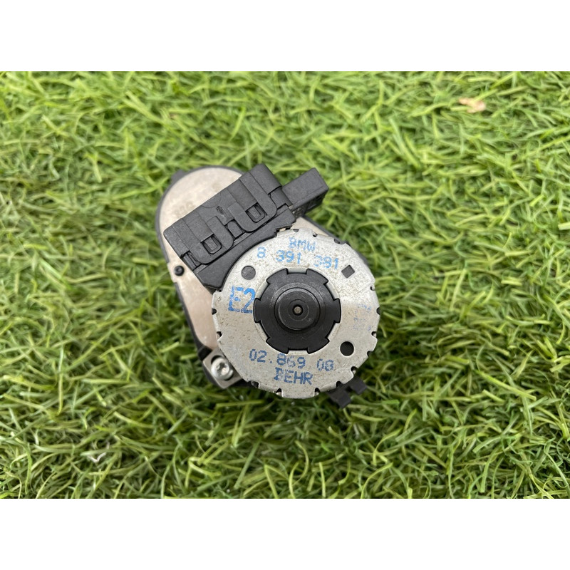 Привод заслонки отопителя (отопление и кондиционирование) BMW 7-series E38 64118391381