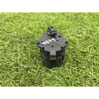 Привід заслонки обігрівача