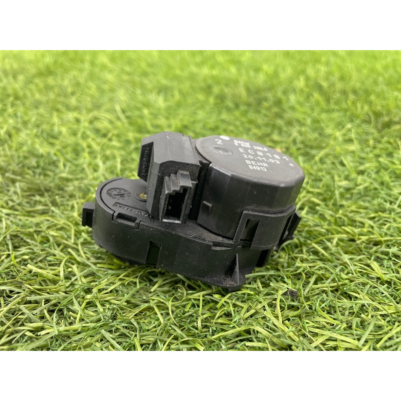 Привод заслонки отопителя (отопление и кондиционирование) BMW 5-series E60 2005 N52B25 64116930299