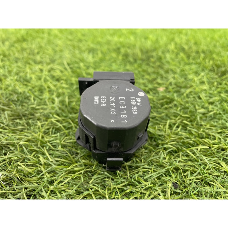 Привод заслонки отопителя (отопление и кондиционирование) BMW 5-series E60 2005 N52B25 64116930299