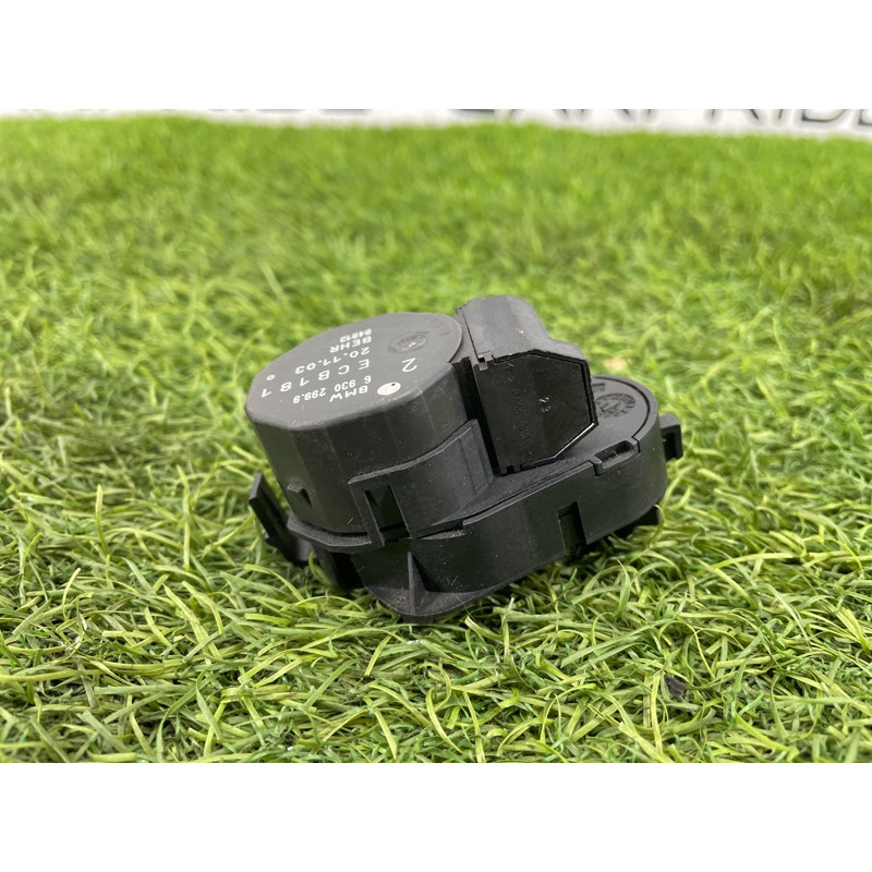 Привод заслонки отопителя (отопление и кондиционирование) BMW 5-series E60 2005 N52B25 64116930299