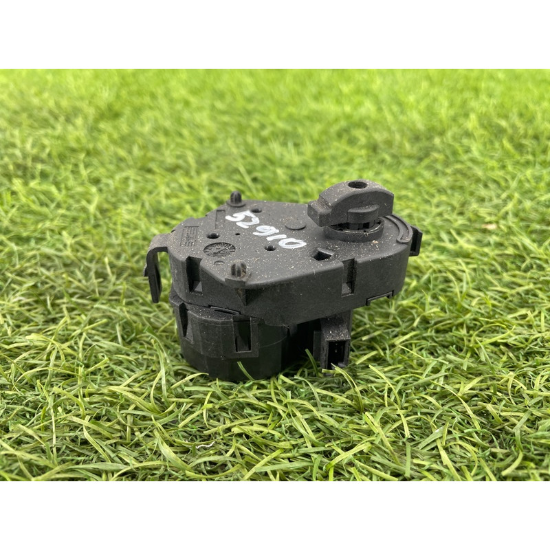 Привод заслонки отопителя (отопление и кондиционирование) BMW 3-series E46 2001 M54B30 64116912521