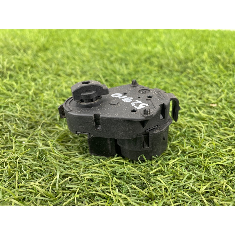 Привод заслонки отопителя (отопление и кондиционирование) BMW 3-series E46 2001 M54B30 64116912521