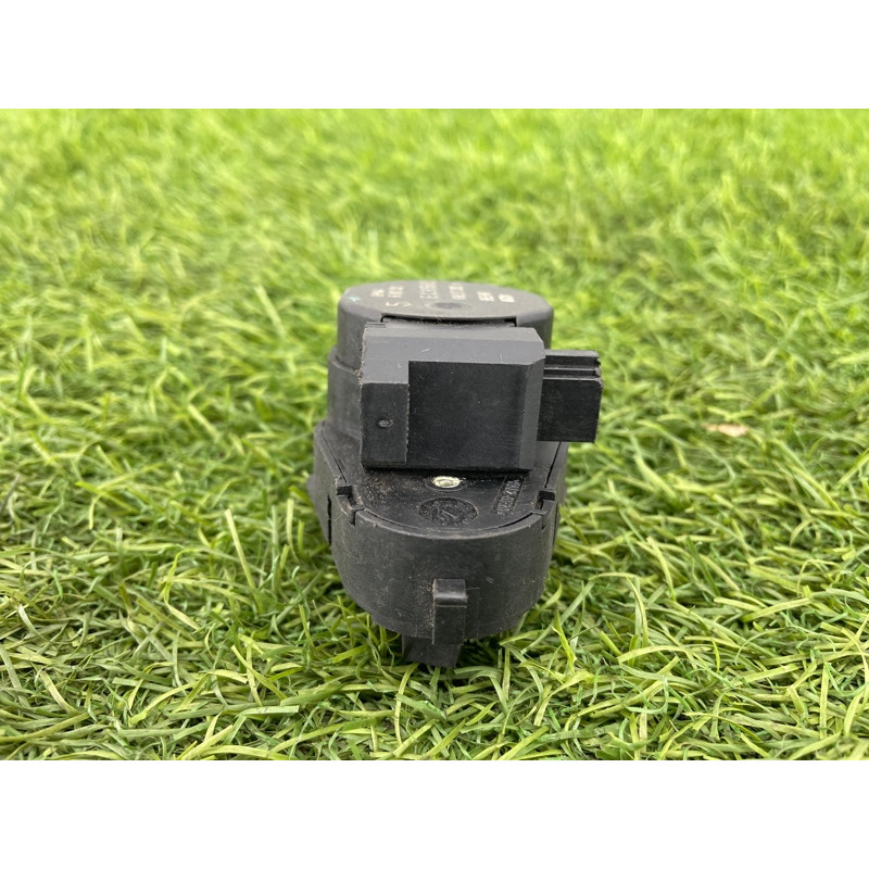 Привод заслонки отопителя (отопление и кондиционирование) BMW 3-series E46 2001 M54B30 64116912521