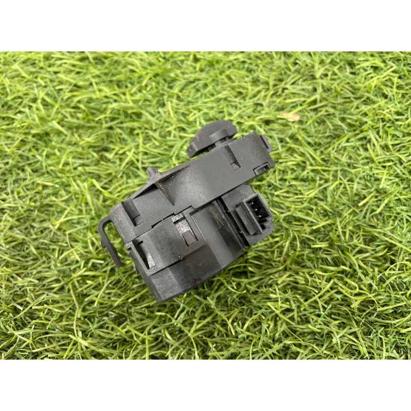 Привод заслонки отопителя (отопление и кондиционирование) BMW 3-series E46 2001 M54B30 64116912521