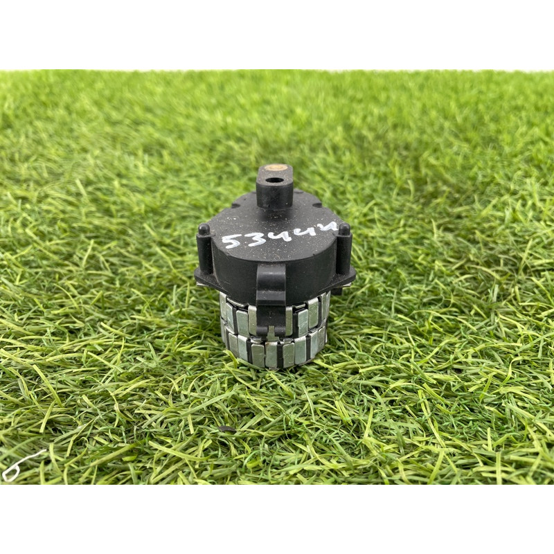 Привод заслонки отопителя (отопление и кондиционирование) BMW 7-series E38 64118391376