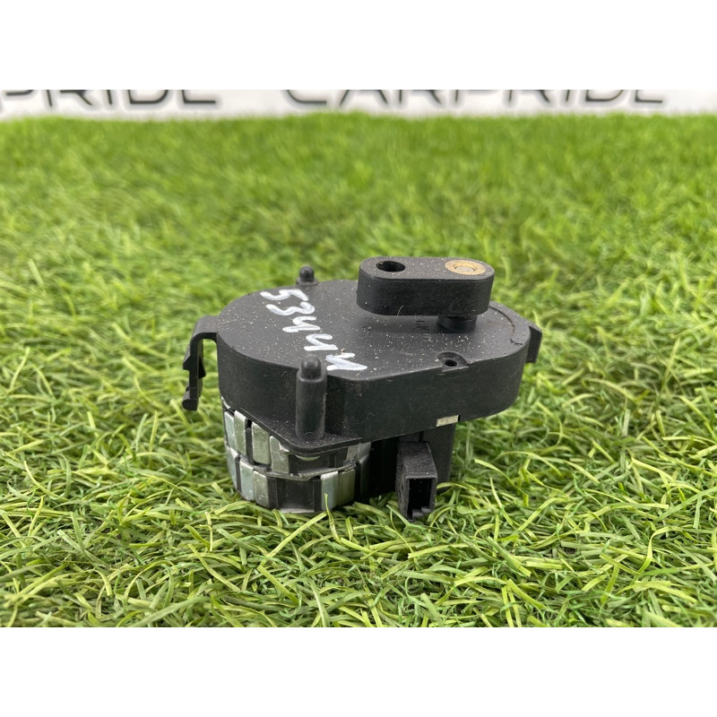 Привод заслонки отопителя (отопление и кондиционирование) BMW 7-series E38 64118391376