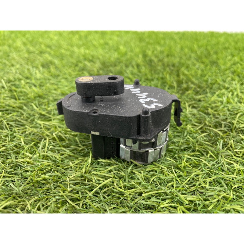 Привод заслонки отопителя (отопление и кондиционирование) BMW 7-series E38 64118391376