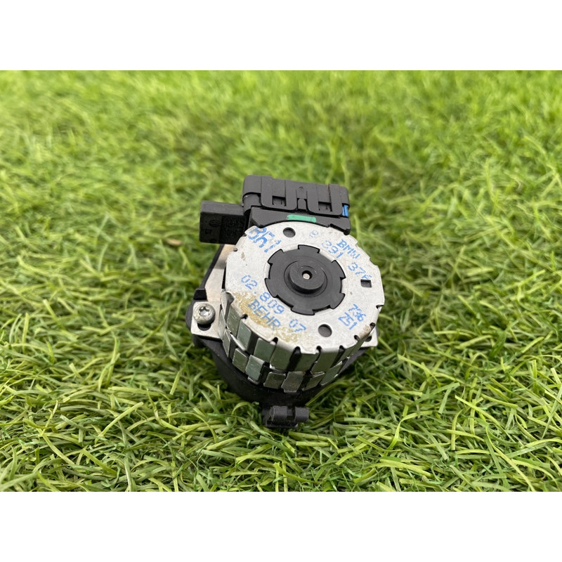 Привод заслонки отопителя (отопление и кондиционирование) BMW 7-series E38 64118391376