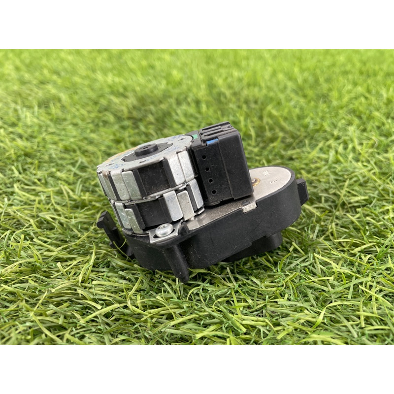 Привод заслонки отопителя (отопление и кондиционирование) BMW 7-series E38 64118391376