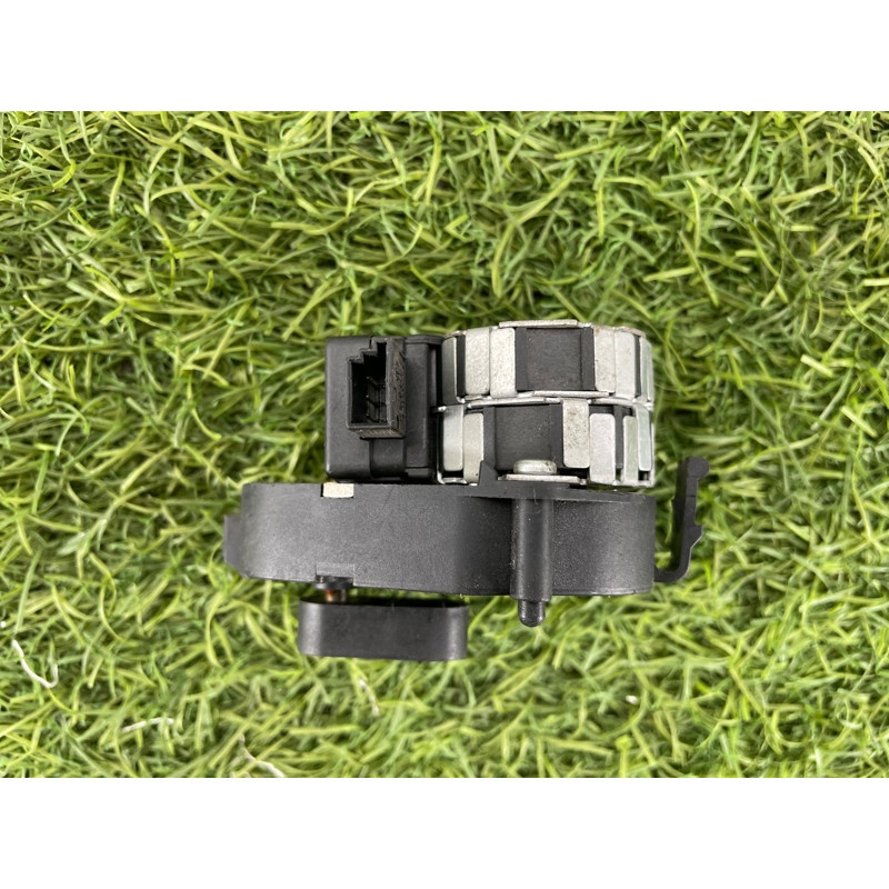 Привод заслонки отопителя (отопление и кондиционирование) BMW 7-series E38 64118391376