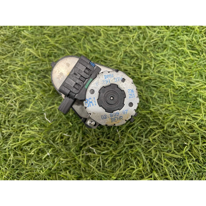 Привод заслонки отопителя (отопление и кондиционирование) BMW 7-series E38 64118391376