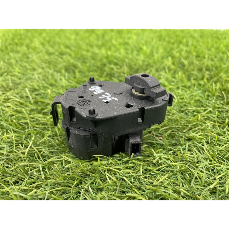 Привод заслонки отопителя (отопление и кондиционирование) BMW 5-series E60 2005 N52B25 64116930300