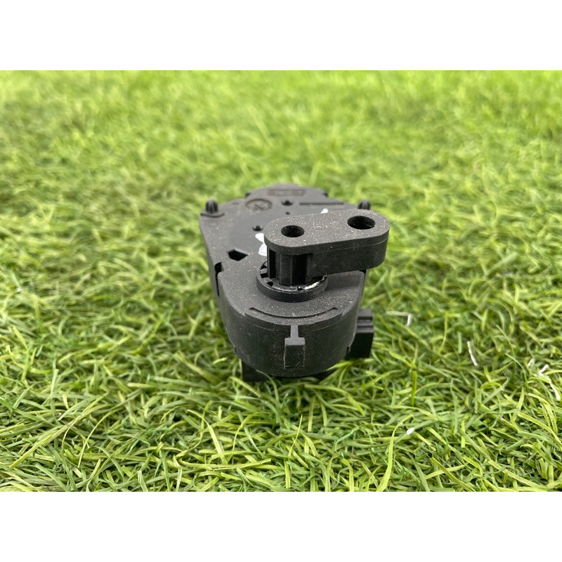 Привод заслонки отопителя (отопление и кондиционирование) BMW 3-series E46 2001 M54B30 64116912525