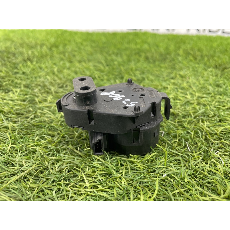 Привод заслонки отопителя (отопление и кондиционирование) BMW 3-series E46 2001 M54B30 64116912525