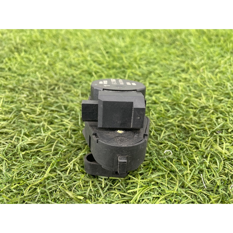 Привод заслонки отопителя (отопление и кондиционирование) BMW 3-series E46 2001 M54B30 64116912525