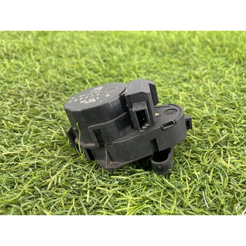 Привод заслонки отопителя (отопление и кондиционирование) BMW 3-series E46 2001 M54B30 64116912525