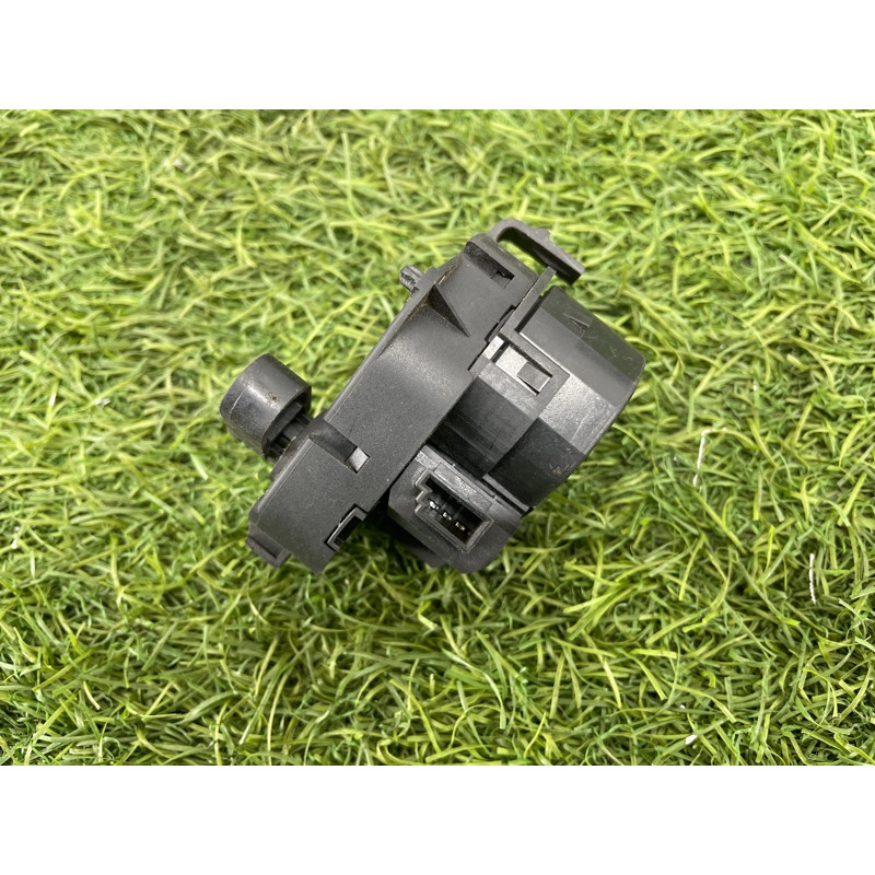 Привод заслонки отопителя (отопление и кондиционирование) BMW 3-series E46 2001 M54B30 64116912525