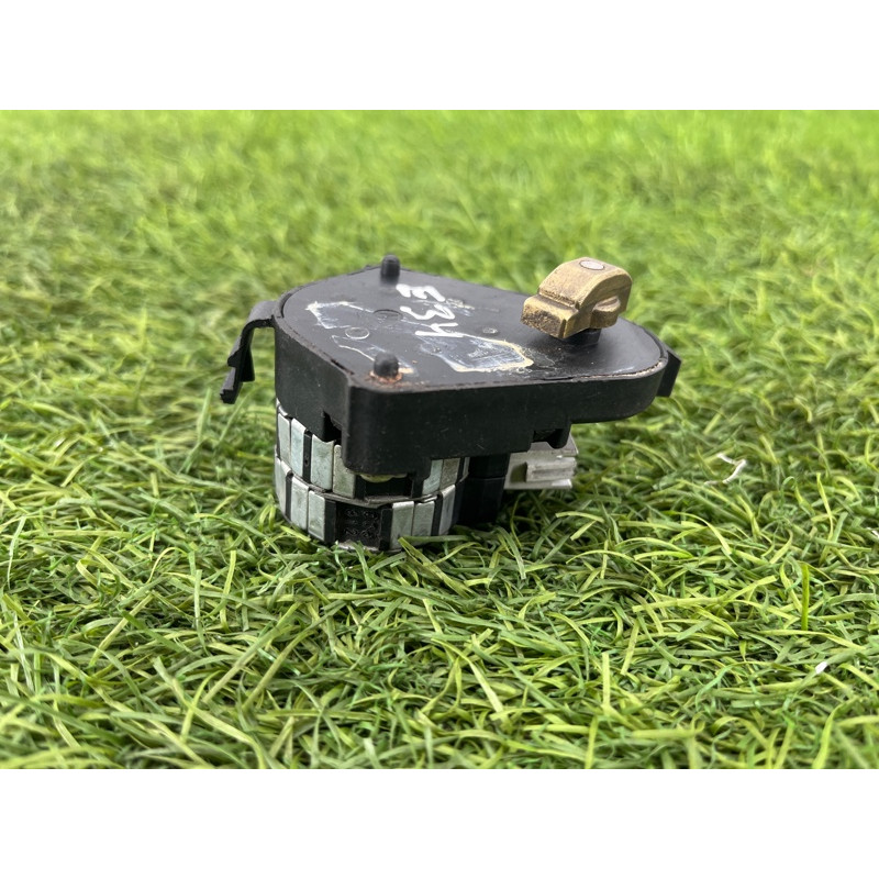 Привод заслонки отопителя (отопление и кондиционирование) BMW 5-series E34 0132800001