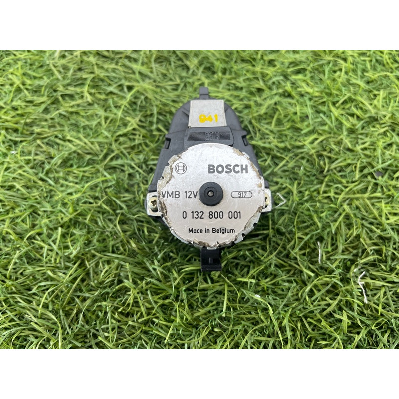 Привод заслонки отопителя (отопление и кондиционирование) BMW 5-series E34 0132800001