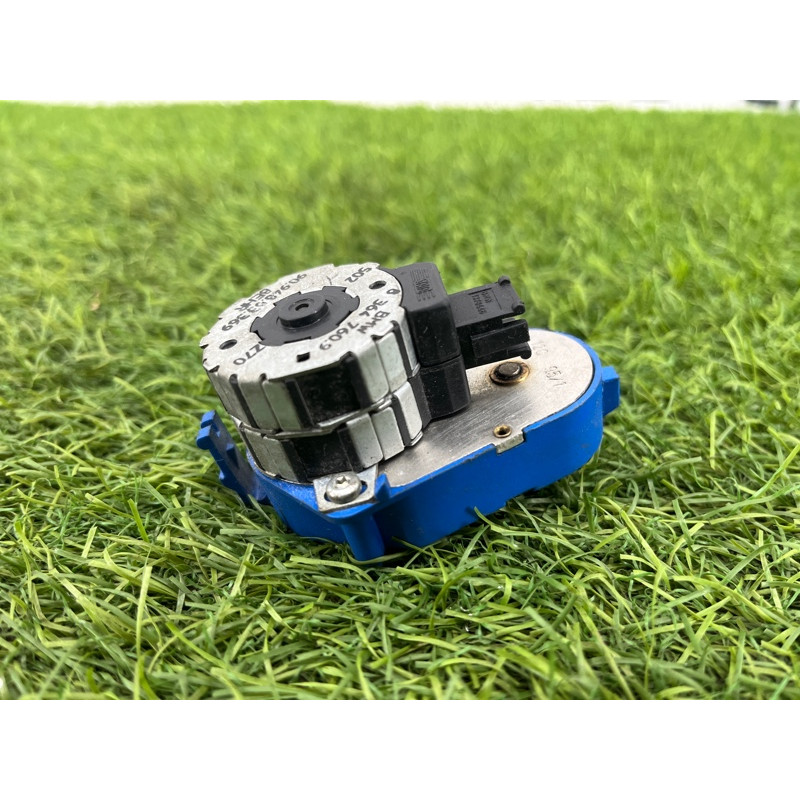 Привод заслонки отопителя (отопление и кондиционирование) BMW 5-series E34 64118364760