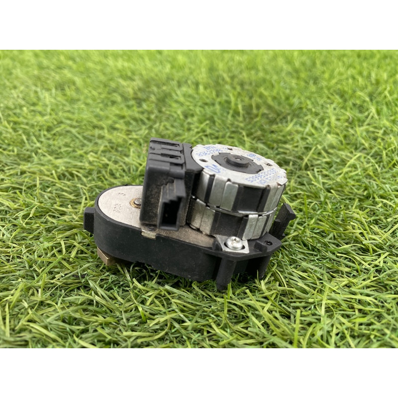 Привод заслонки отопителя (отопление и кондиционирование) BMW 5-series E39 64118363798