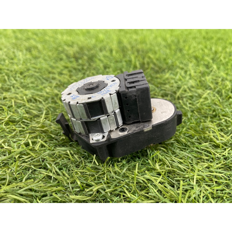 Привод заслонки отопителя (отопление и кондиционирование) BMW 5-series E39 64118363798