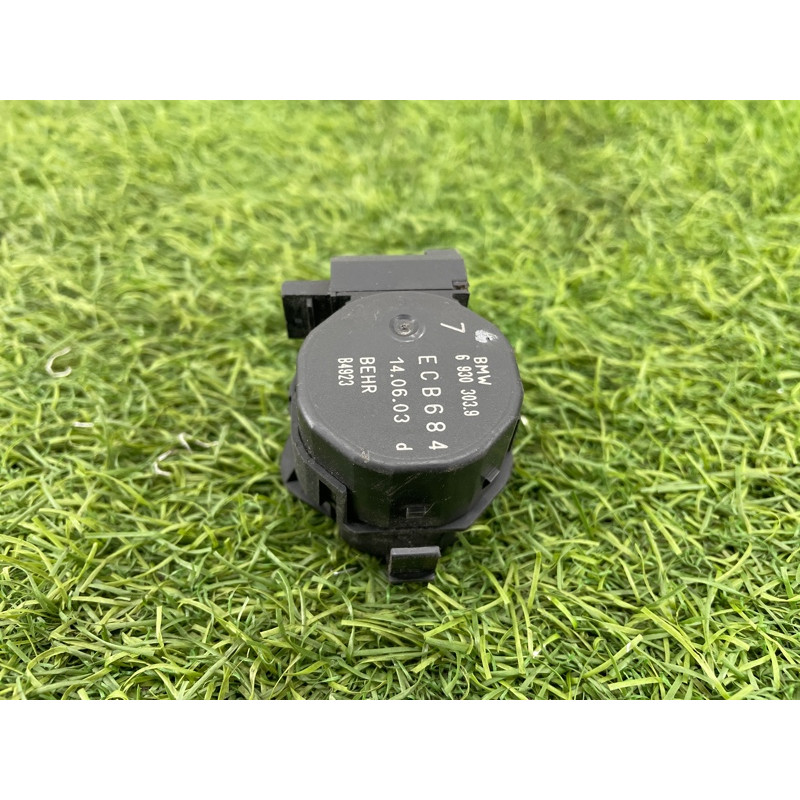 Привод заслонки отопителя (отопление и кондиционирование) BMW 5-series E60 2005 N52B25 64116930303