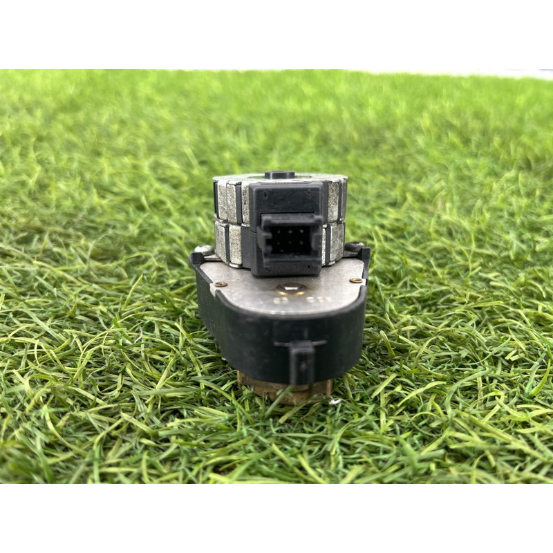 Привод заслонки отопителя (отопление и кондиционирование) BMW 5-series E34 64118364761