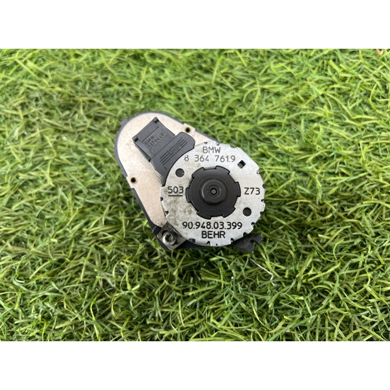 Привод заслонки отопителя (отопление и кондиционирование) BMW 5-series E34 64118364761