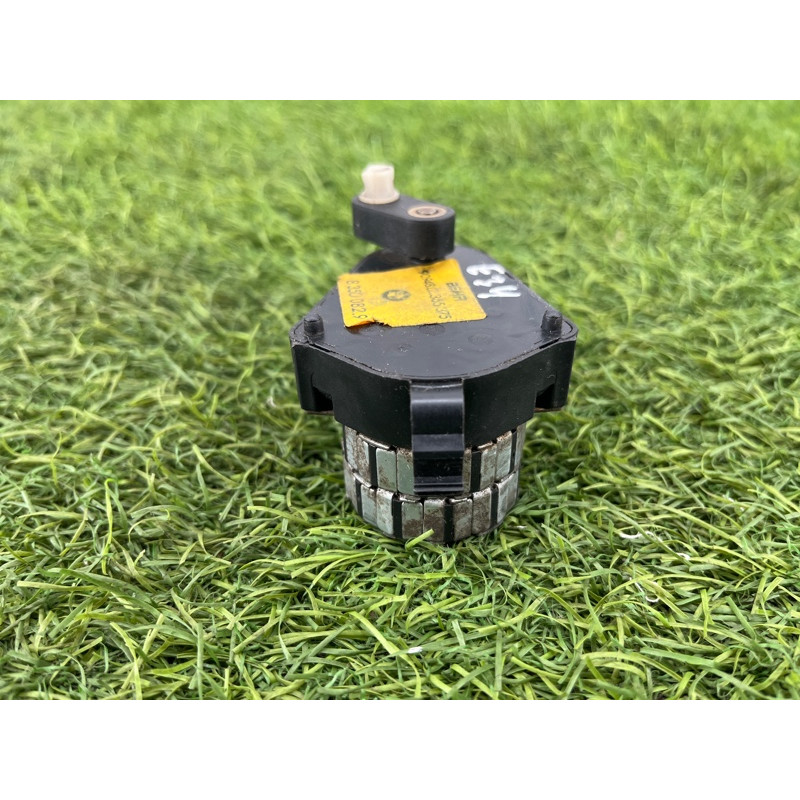 Привод заслонки отопителя (отопление и кондиционирование) BMW 5-series E34 64118350082