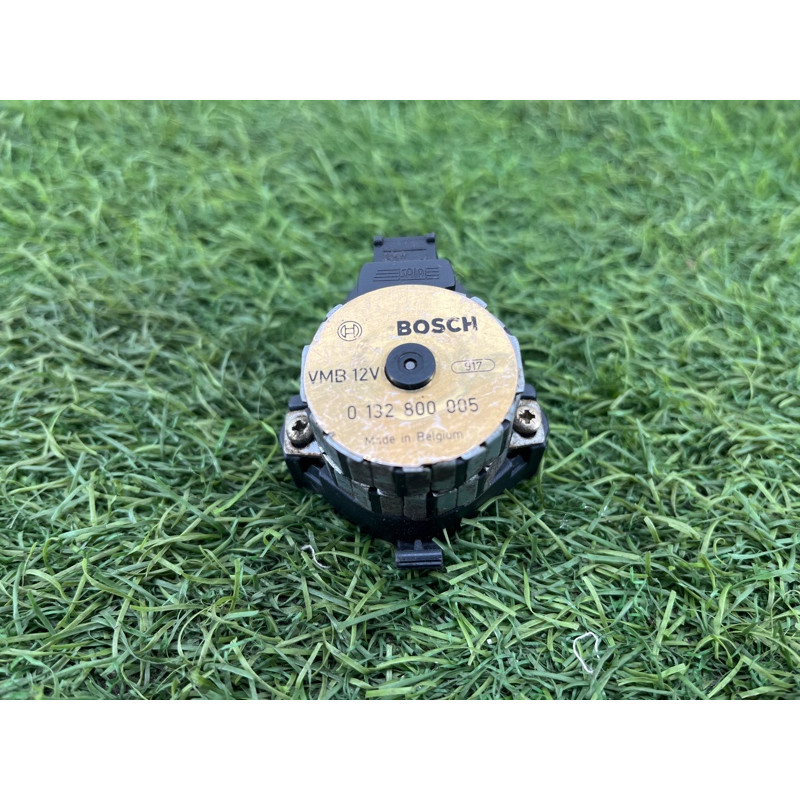 Привод заслонки отопителя (отопление и кондиционирование) BMW 5-series E34 64118350082