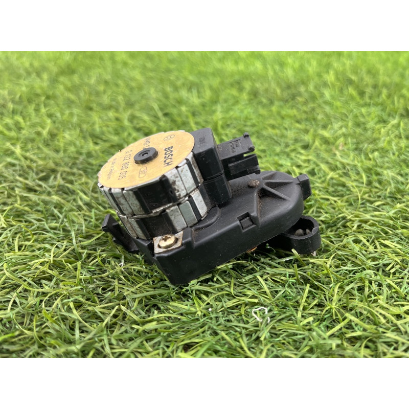 Привод заслонки отопителя (отопление и кондиционирование) BMW 5-series E34 64118350082