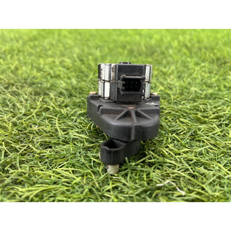 Привод заслонки отопителя (отопление и кондиционирование) BMW 5-series E34 64118350082