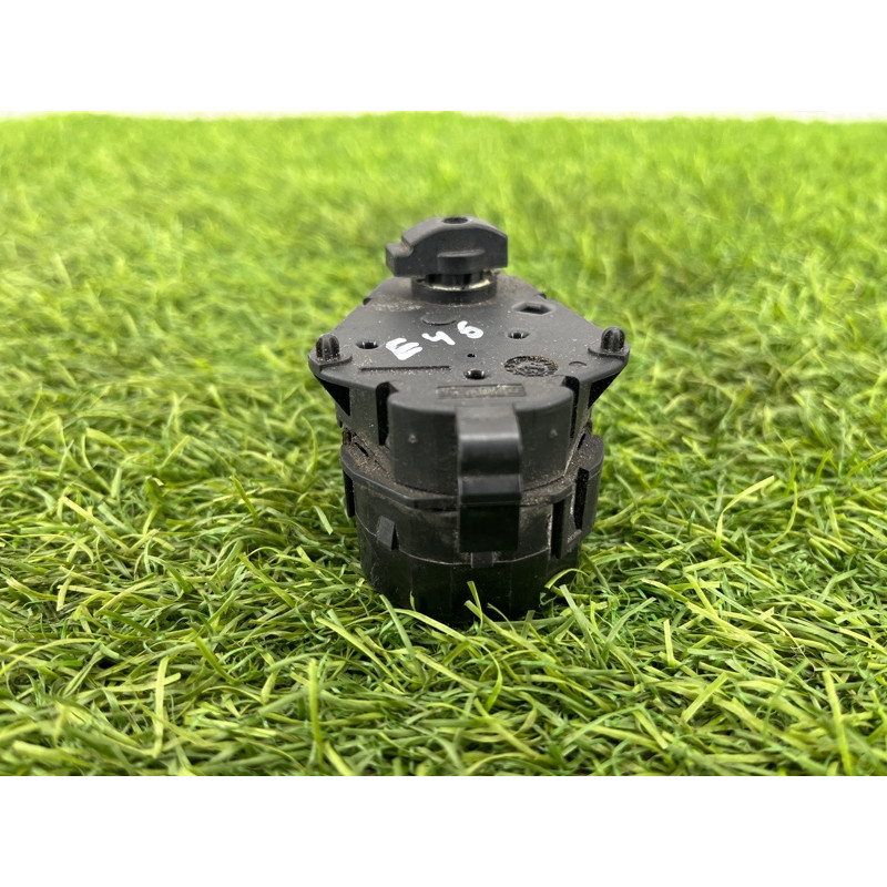 Привод заслонки отопителя (отопление и кондиционирование) BMW 3-series E46 64116902853