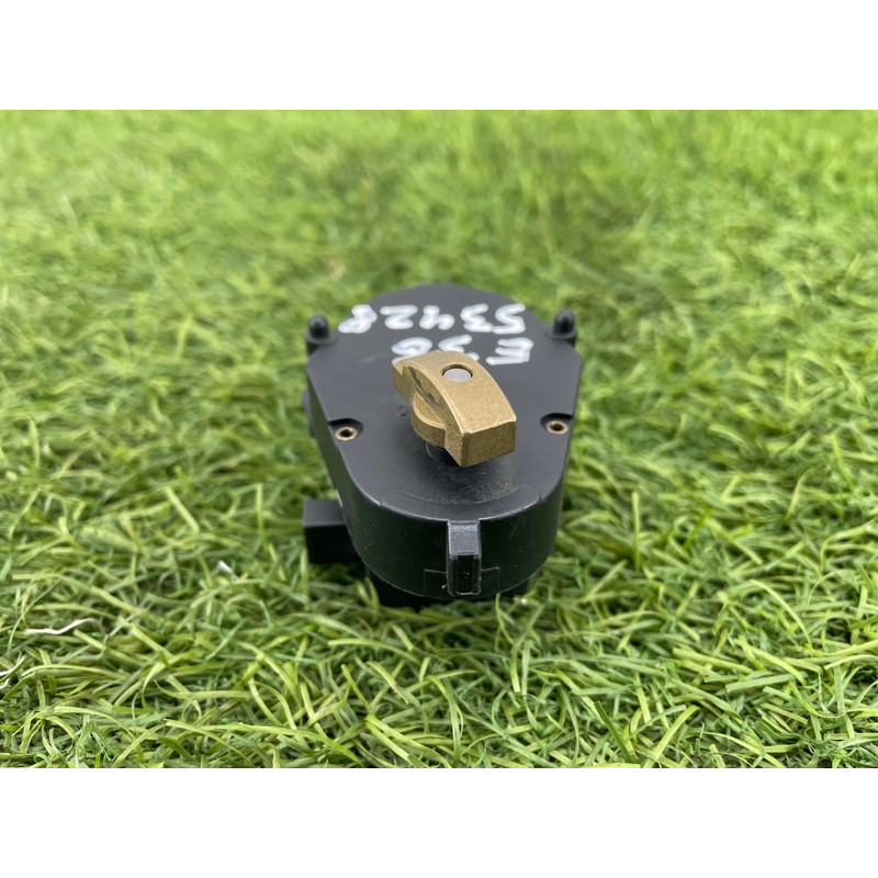 Привод заслонки отопителя (отопление и кондиционирование) BMW 3-series E36 64118391382