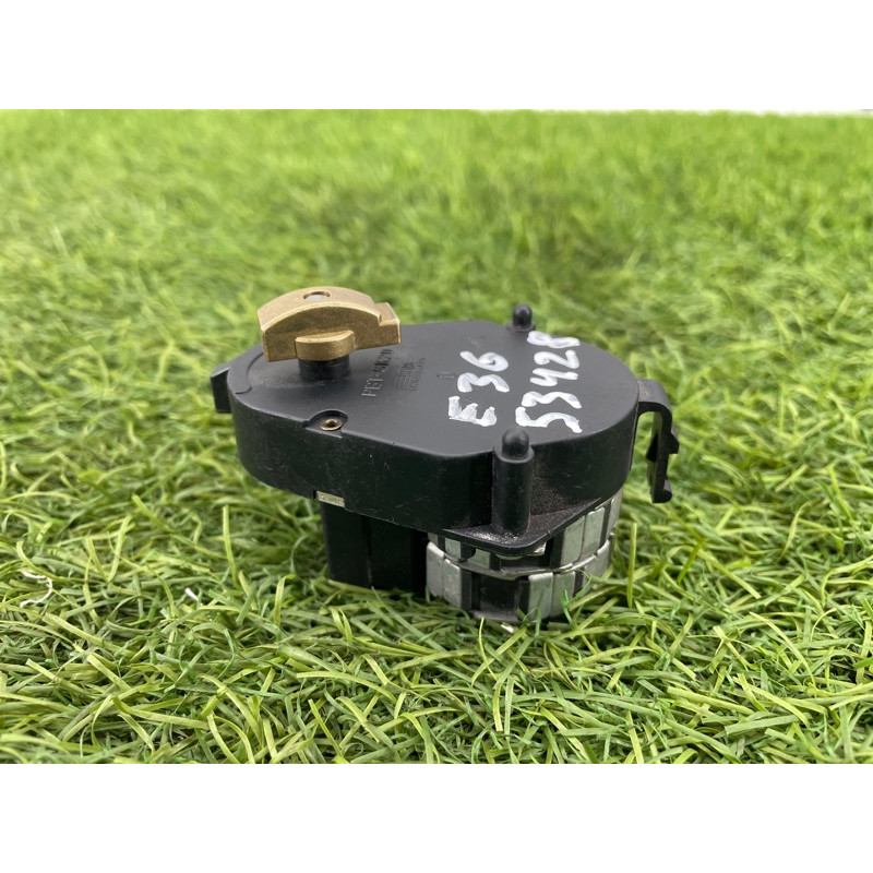 Привод заслонки отопителя (отопление и кондиционирование) BMW 3-series E36 64118391382