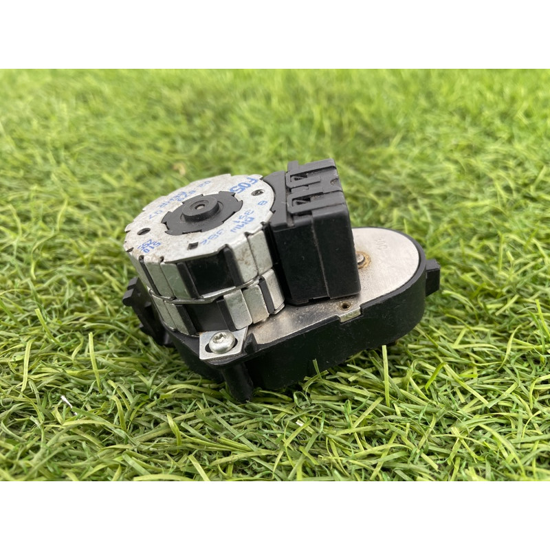 Привод заслонки отопителя (отопление и кондиционирование) BMW 3-series E36 64118391382