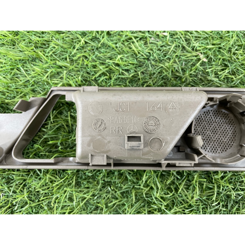 Накладка ручки внутрішньої (салон) Mercedes-Benz GL X164 2012 4.6 A16476604641A28