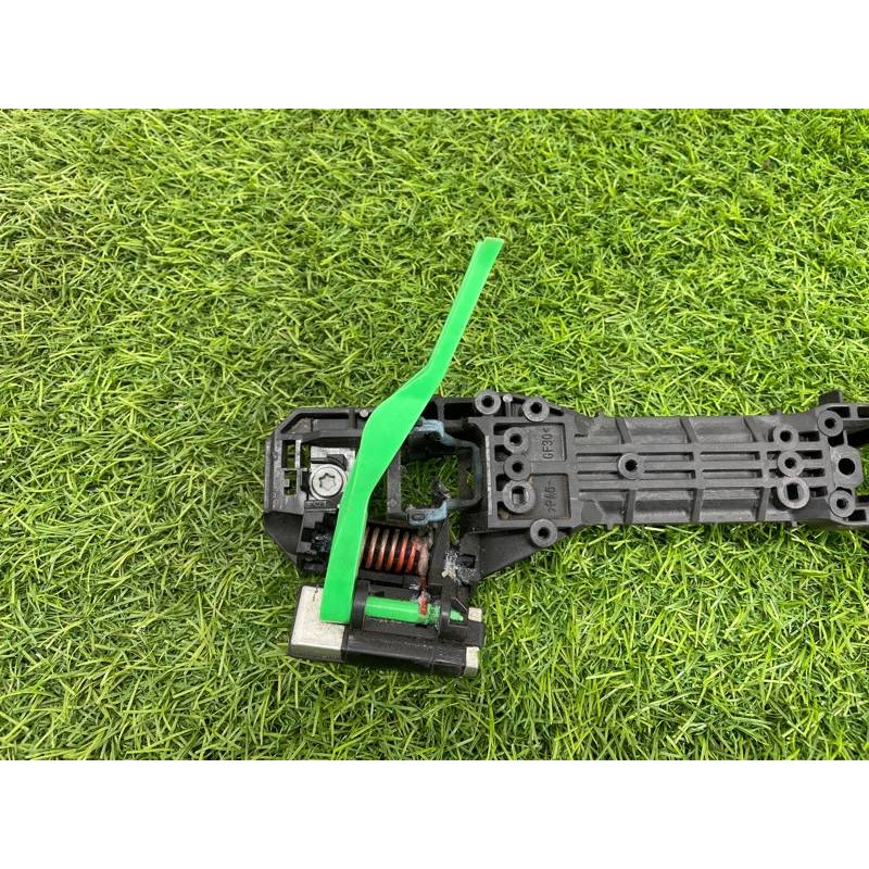 Кронштейн ручки двери (кузов и элементы) Subaru Forester SJ 62142SG000