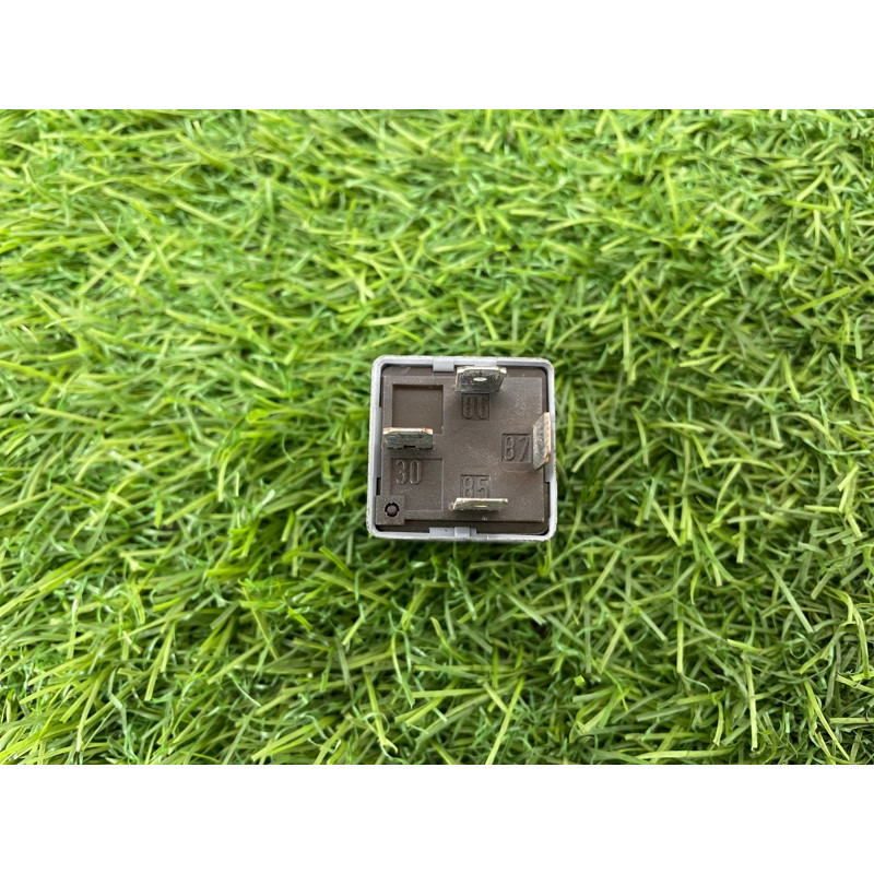 Реле (электрика) Volkswagen Passat B5 2000 2.5 8d0951253a